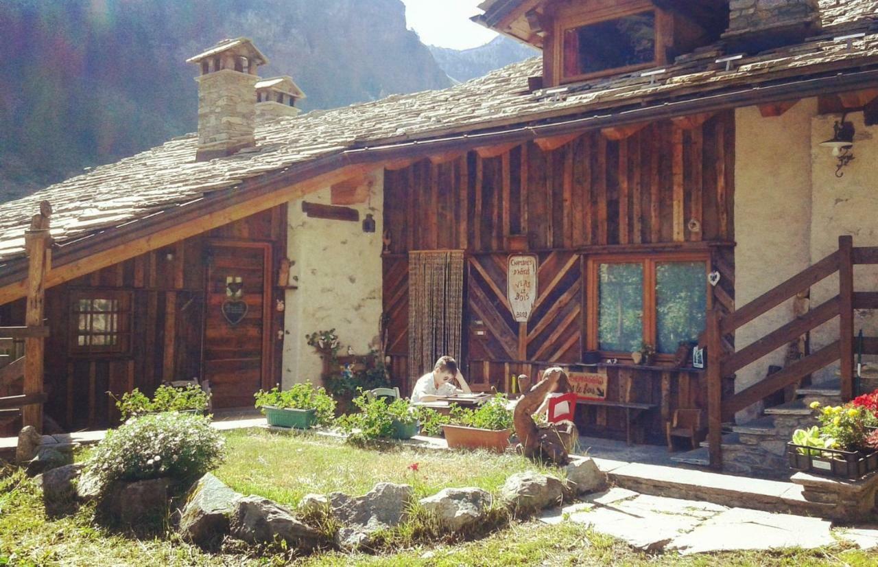 Vers Le Bois Hotel วัลซาวาเร็งเค ภายนอก รูปภาพ