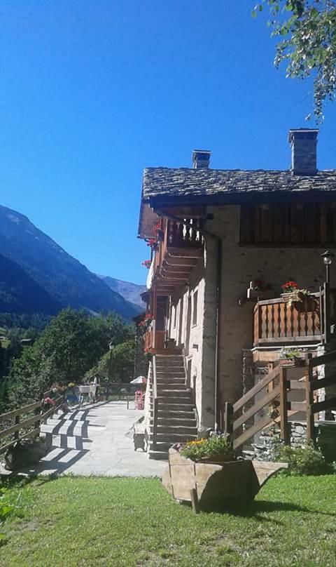Vers Le Bois Hotel วัลซาวาเร็งเค ภายนอก รูปภาพ